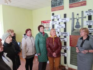 музейную комнату СШ №1 (3)