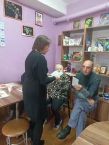 человек с белой тростью (5)